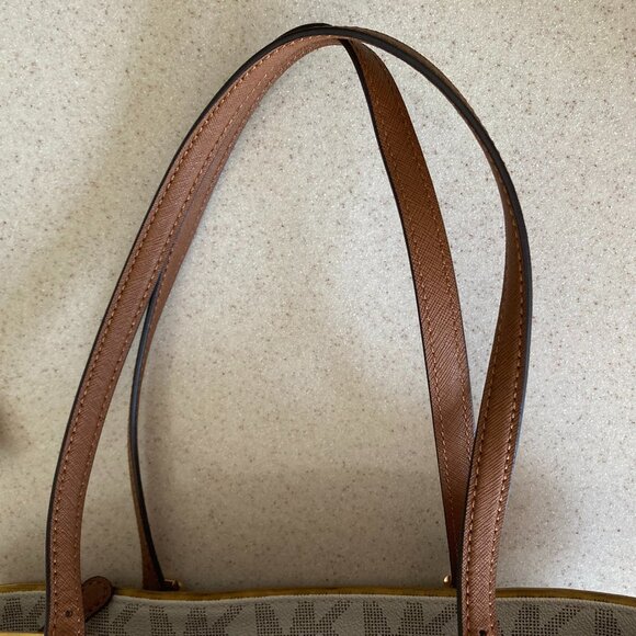 Michael Kors Signature Medium Tote (Vanilla) NWOT - Picture 14 of 16